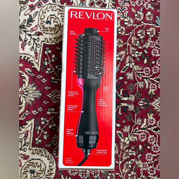 Revlon Other - Revlon One-Step Volumizer. NWT❣️